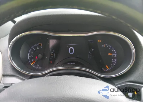 2015 Jeep Grand Cherokee Limited z USA, uszkodzony, nr VIN 1C4RJFBG4FC820574